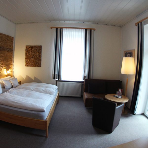 Hotel Almrausch in Bad Reichenhall - Ihr 3 Sterne Hotel im Süden Bayerns - Zimmer Appartement 4 Innenaufnahme