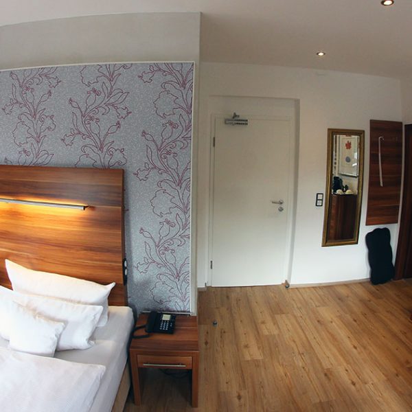 Hotel Almrausch in Bad Reichenhall - Ihr 3 Sterne Hotel im Süden Bayerns - Zimmer Doppelzimmer Komfort 12 Innenaufnahme